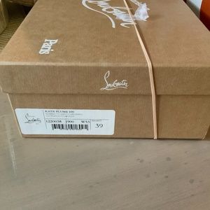 Size 39 Christian Louboutin pumps